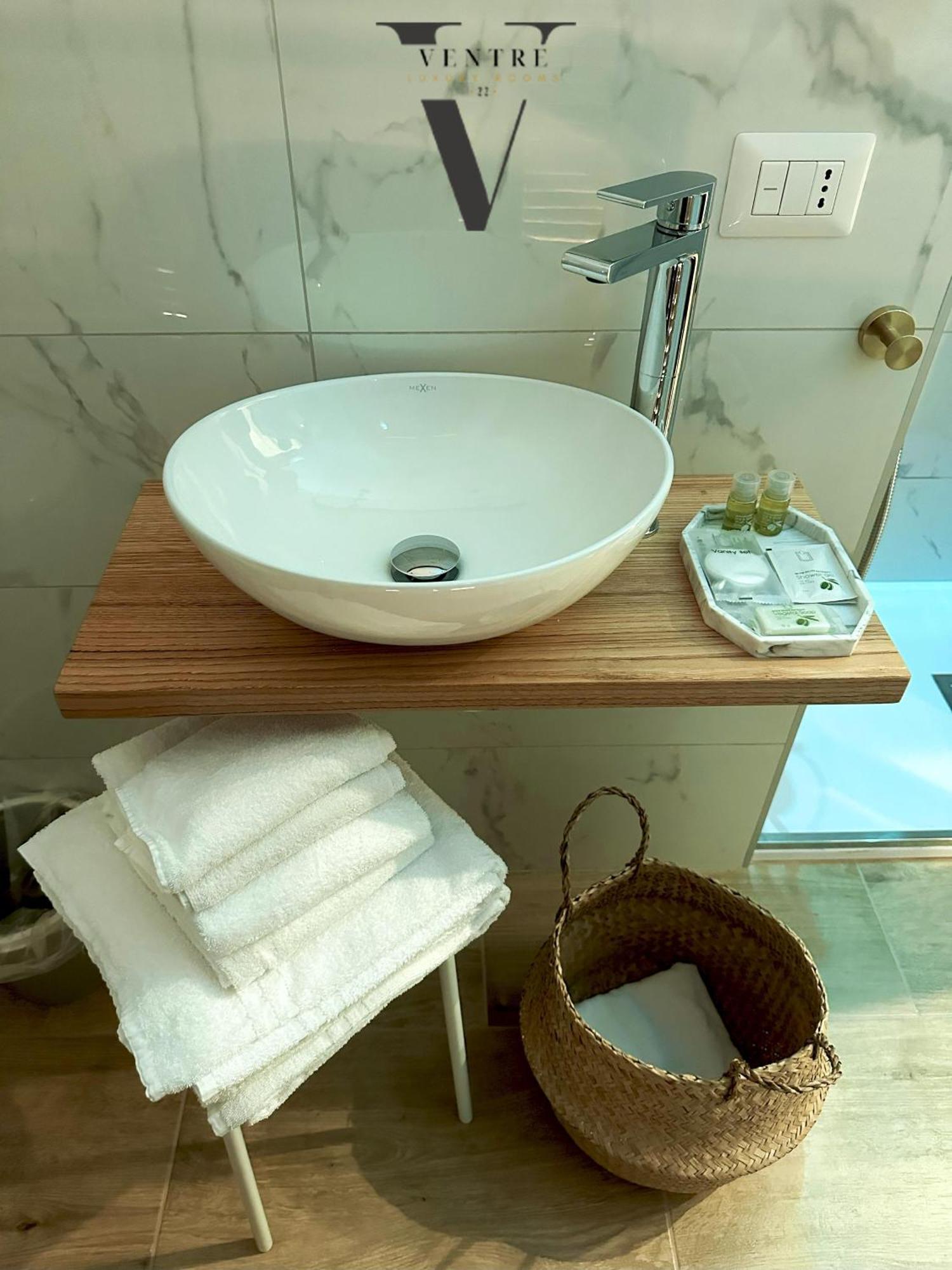Ventre Luxury Rooms ナポリ エクステリア 写真